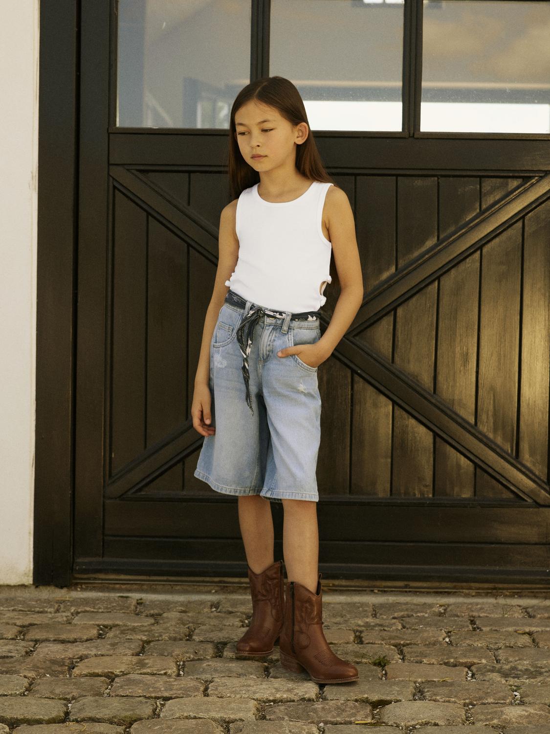 model_shot-creative