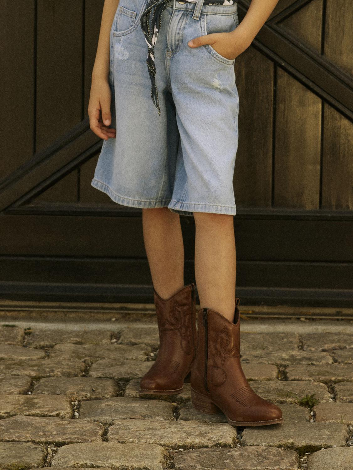 model_shot-detail