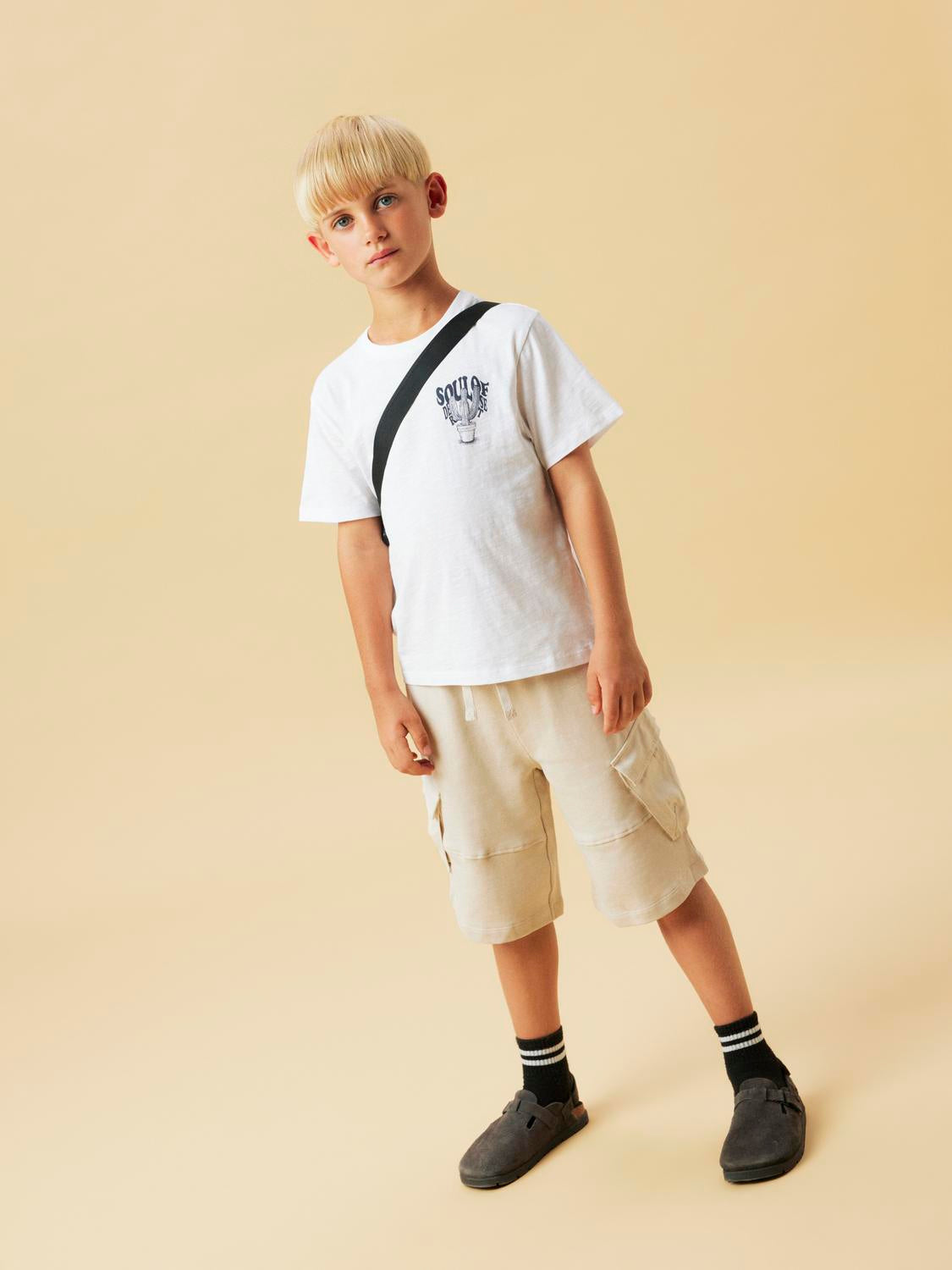 model_shot-creative